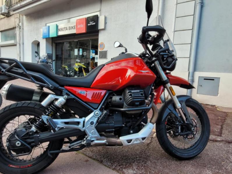 MOTO GUZZI V85 TT 850 ROSSO