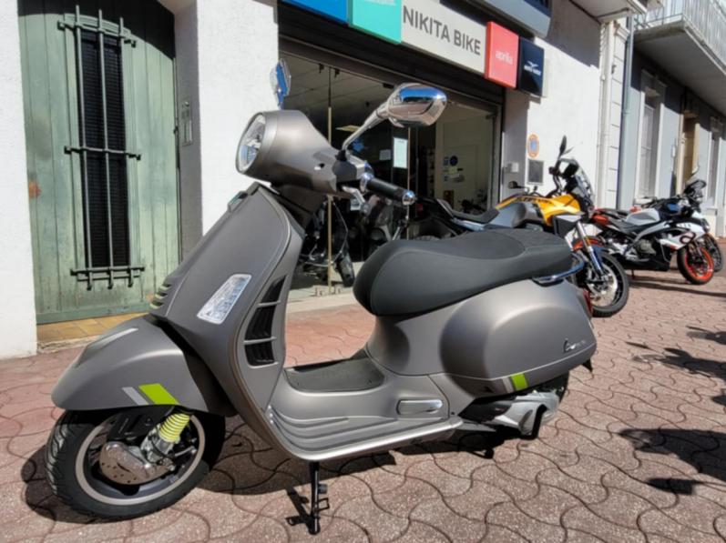 VESPA GTS 300 SUPER TECH gris ottim mat